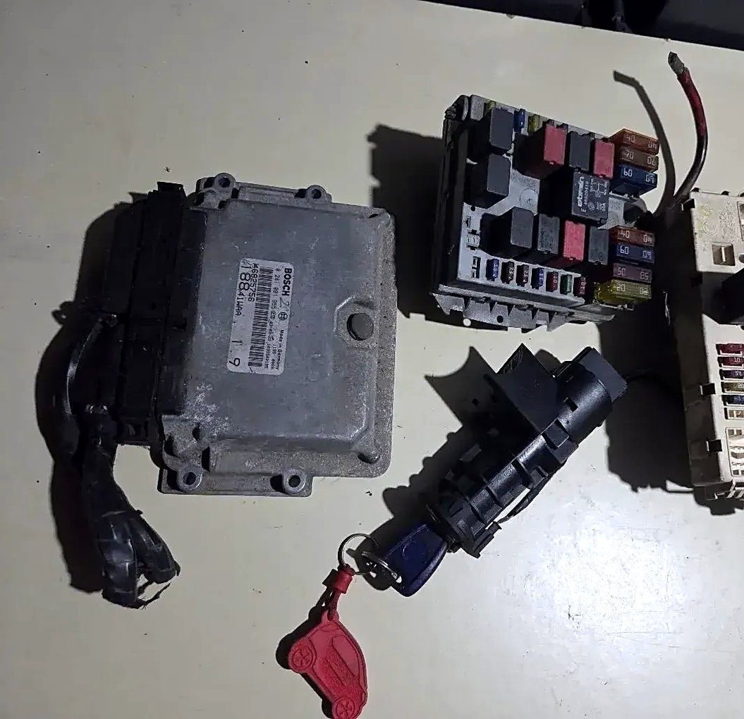 Engine control unit complete set with key, immobilizer and body Fiat Punto 1.9 JTD