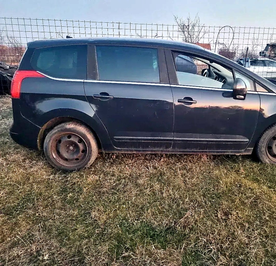 Peugeot 5008 complete car for parts