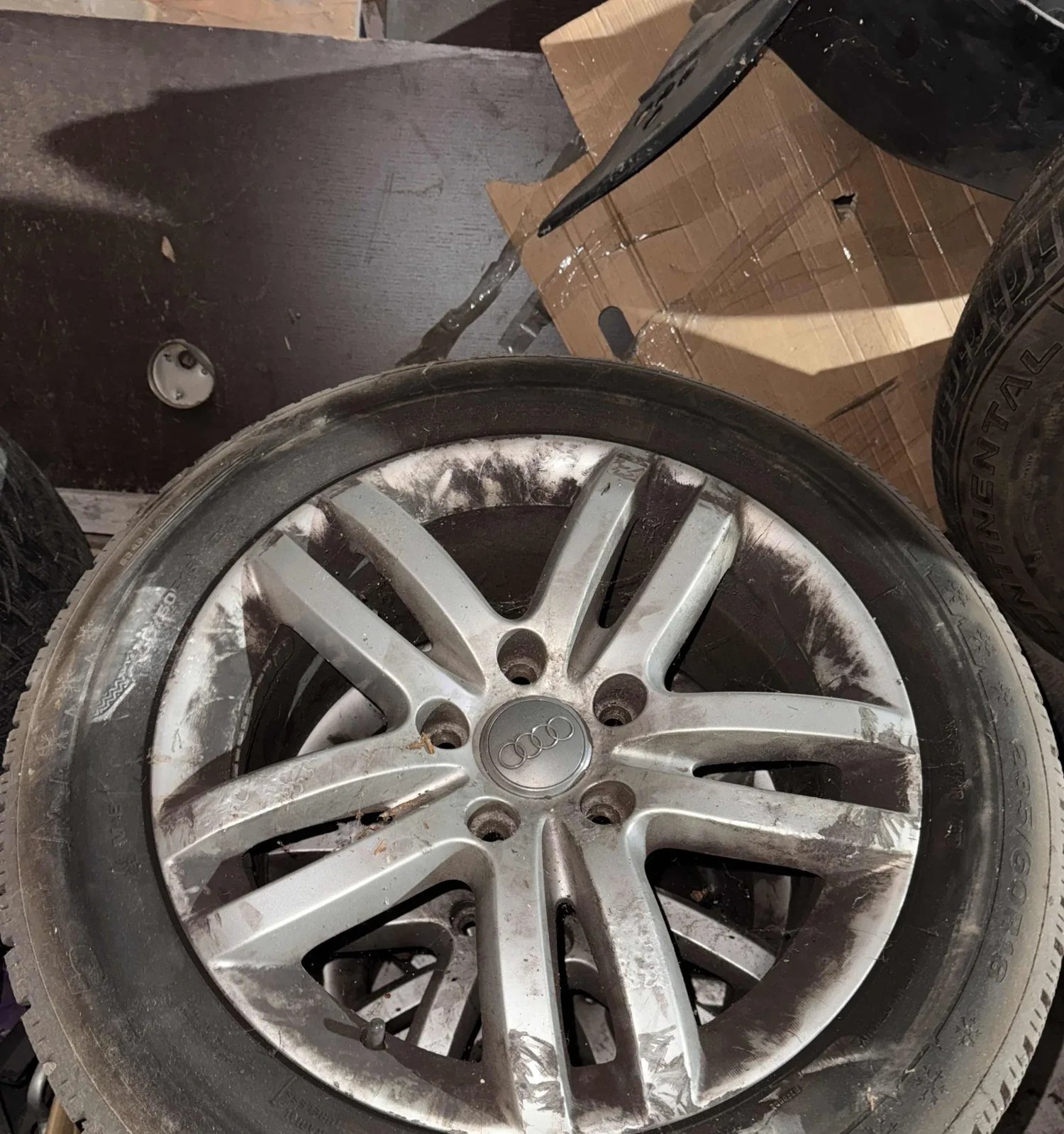 Audi Q7 winter wheels and tyres 235/60 R18 Dunlop Wintersport 5 SUV
