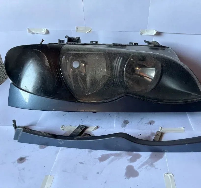 Lajsne ispod farova BMW E46