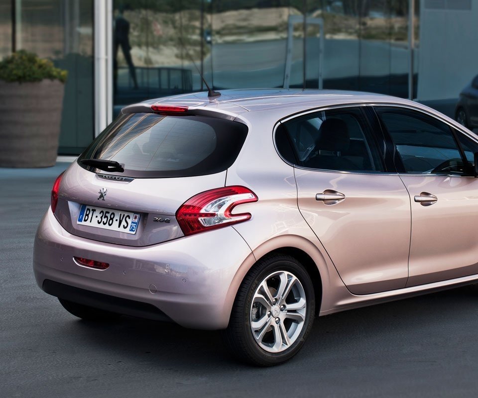Peugeot 208