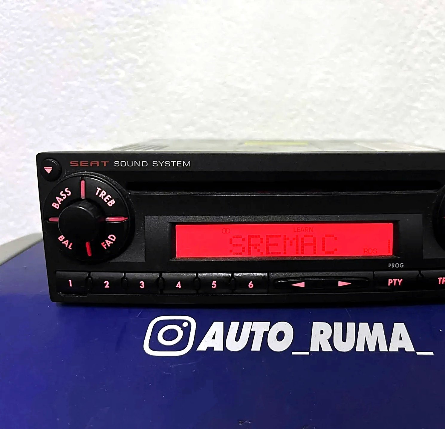 Seat factory CD radio