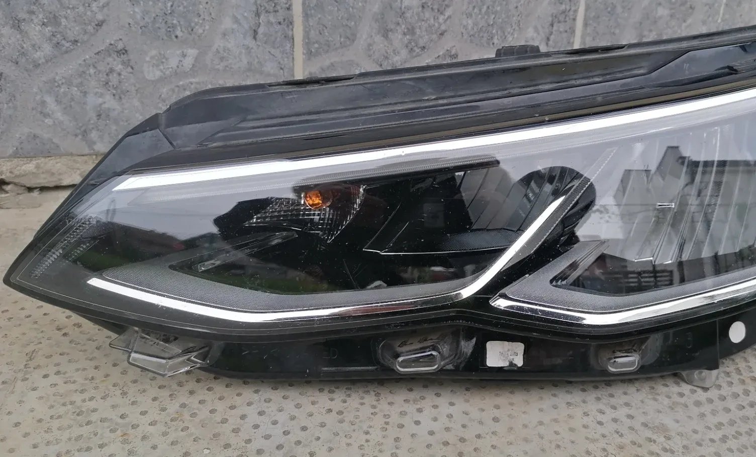 Front Left Headlight VW Golf 8