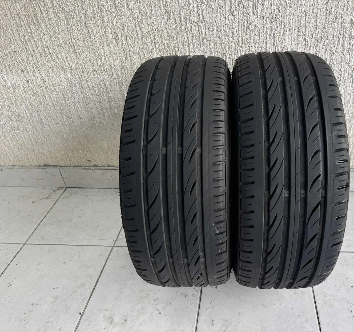 Milestone 225/35 R19 summer tyres
