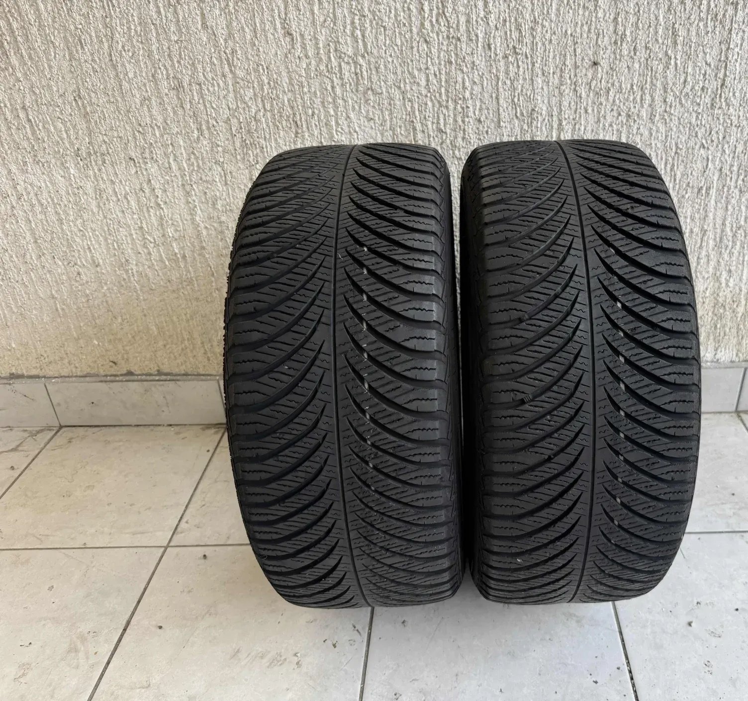 Goodyear Winter Tyres 215/45 R16