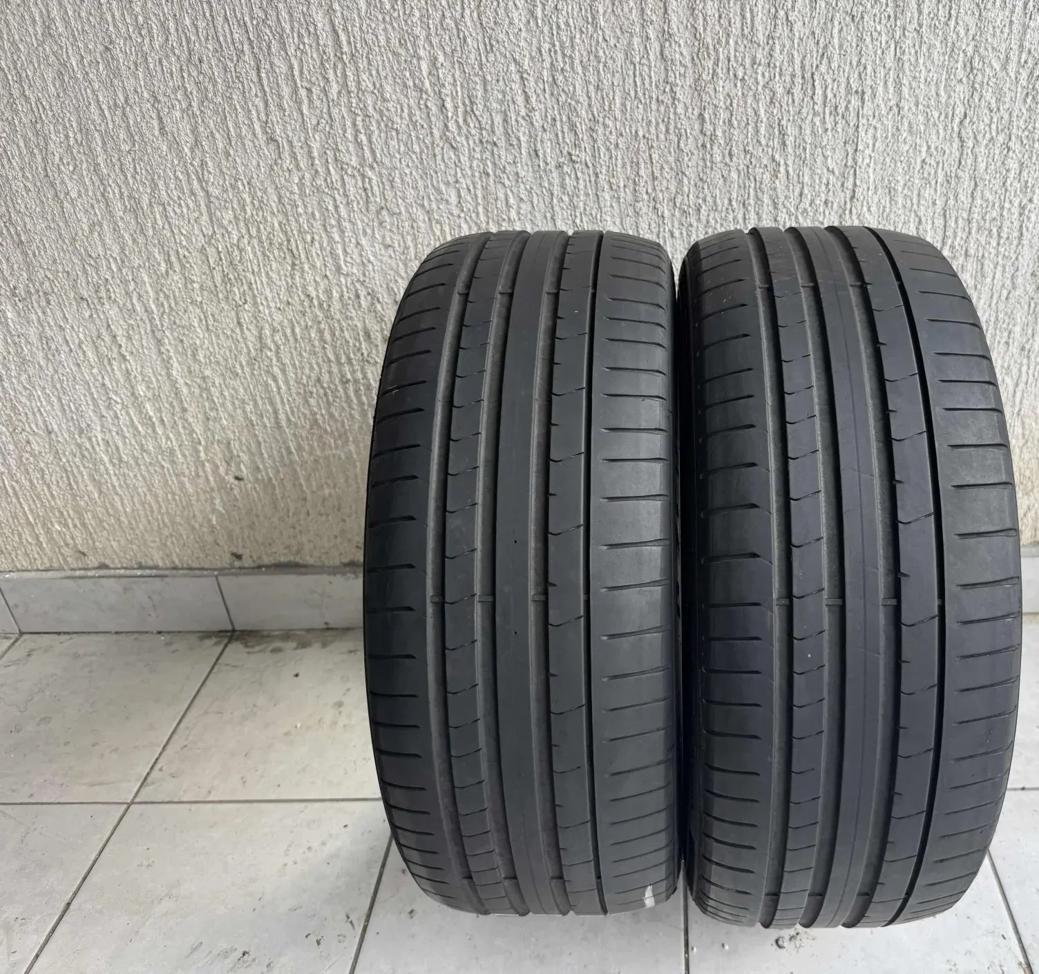 Pirelli 225/40 R19 летние шины