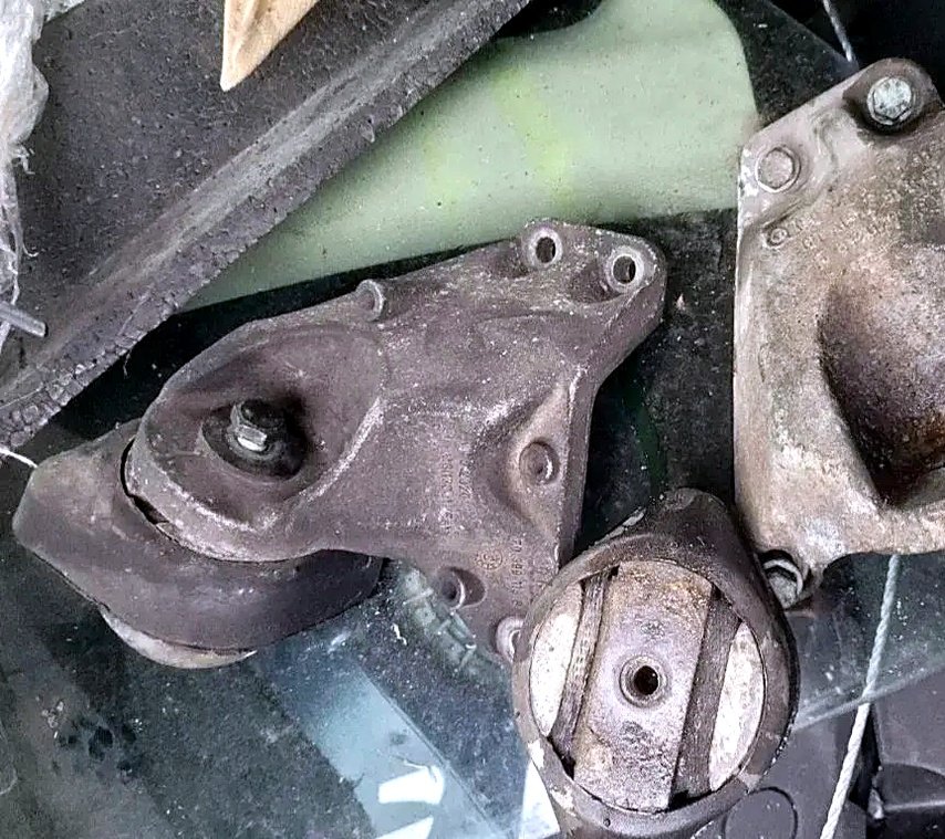 Engine and gearbox mounts Audi A6 C6 3.0 TDI