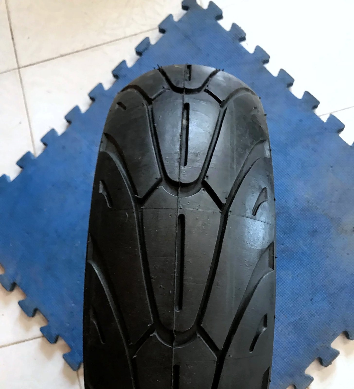 Vee Rubber 120/70-12 motorcycle tyre