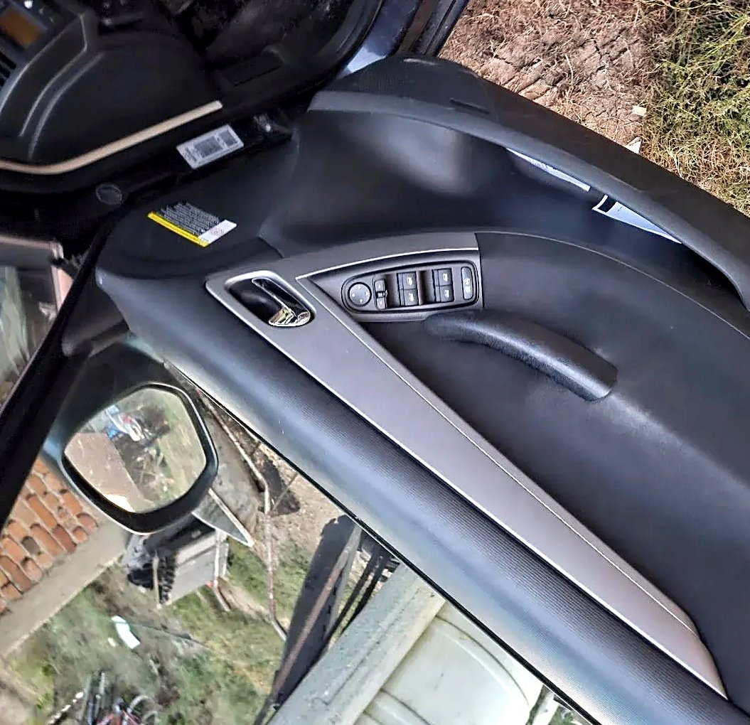 Citroen C4 Picasso 2009 seats interior