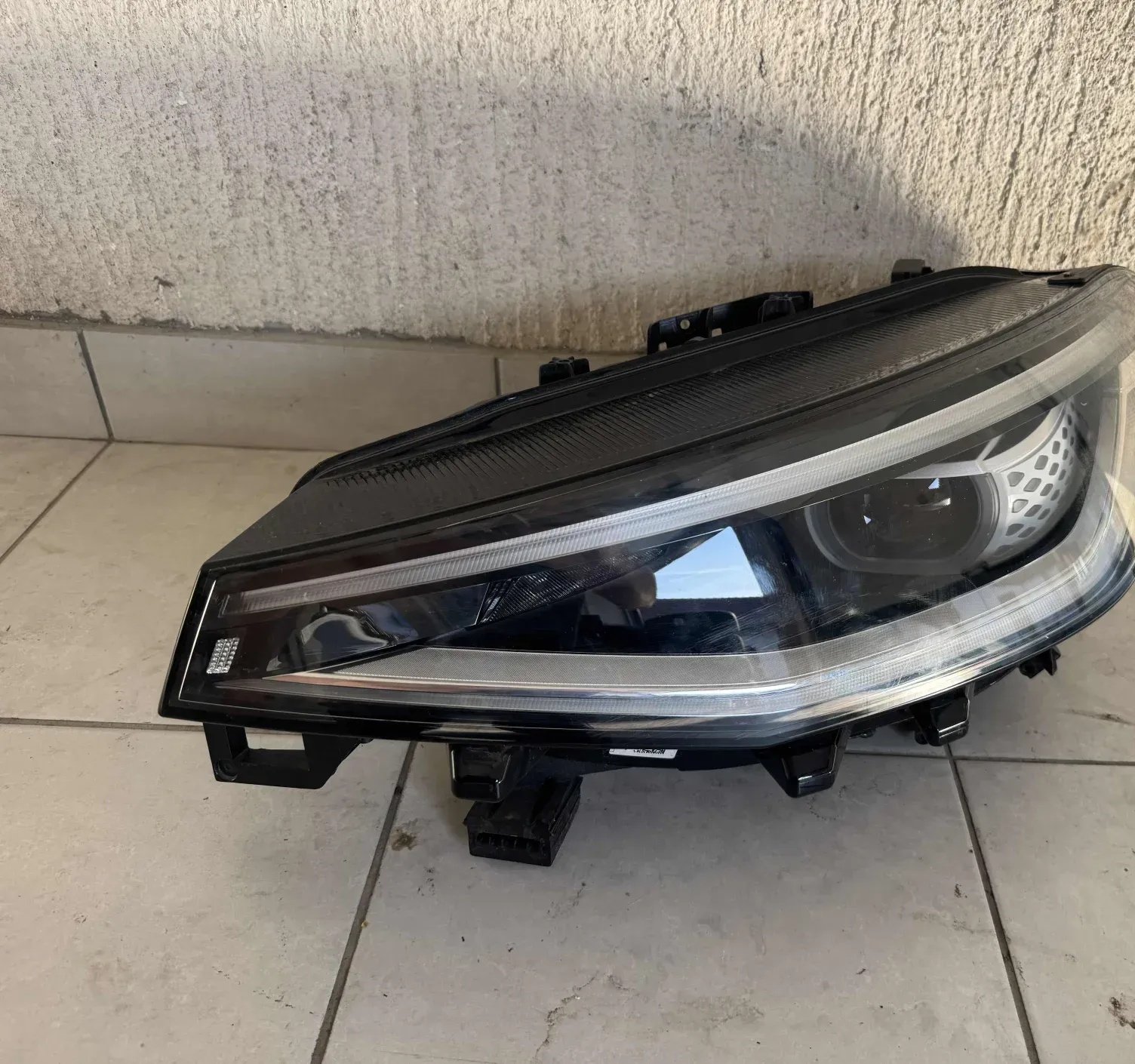 Prednji LED far Volkswagen ID.4 IQ 11B.941035H