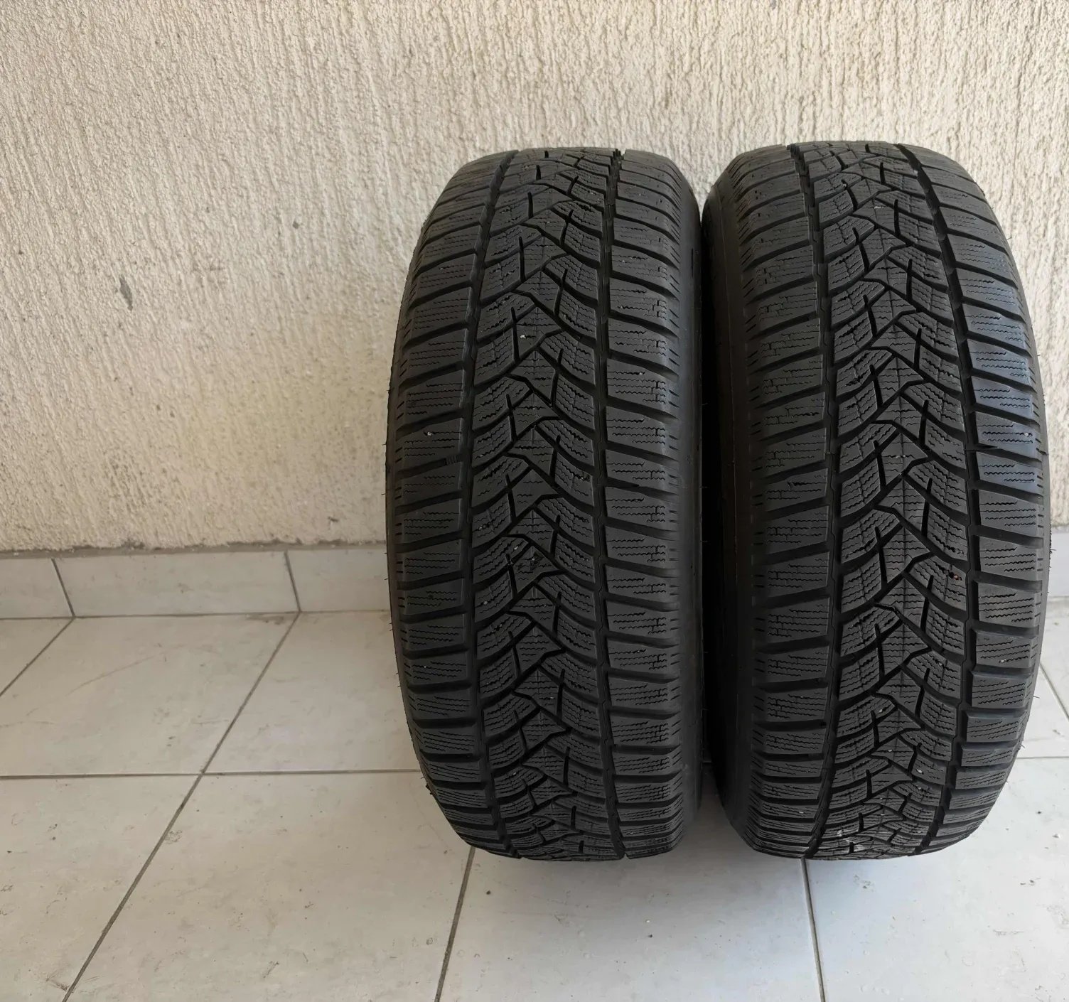 Dunlop Winter Tyres 215/60 R16
