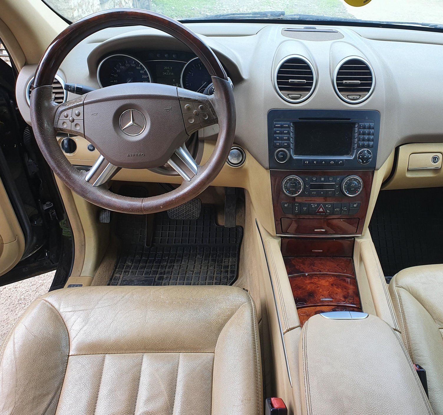 Mercedes ML W164 Enterijer - Sedišta i tabla