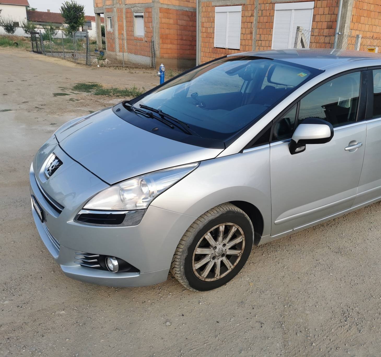 Peugeot 5008 complete car for parts