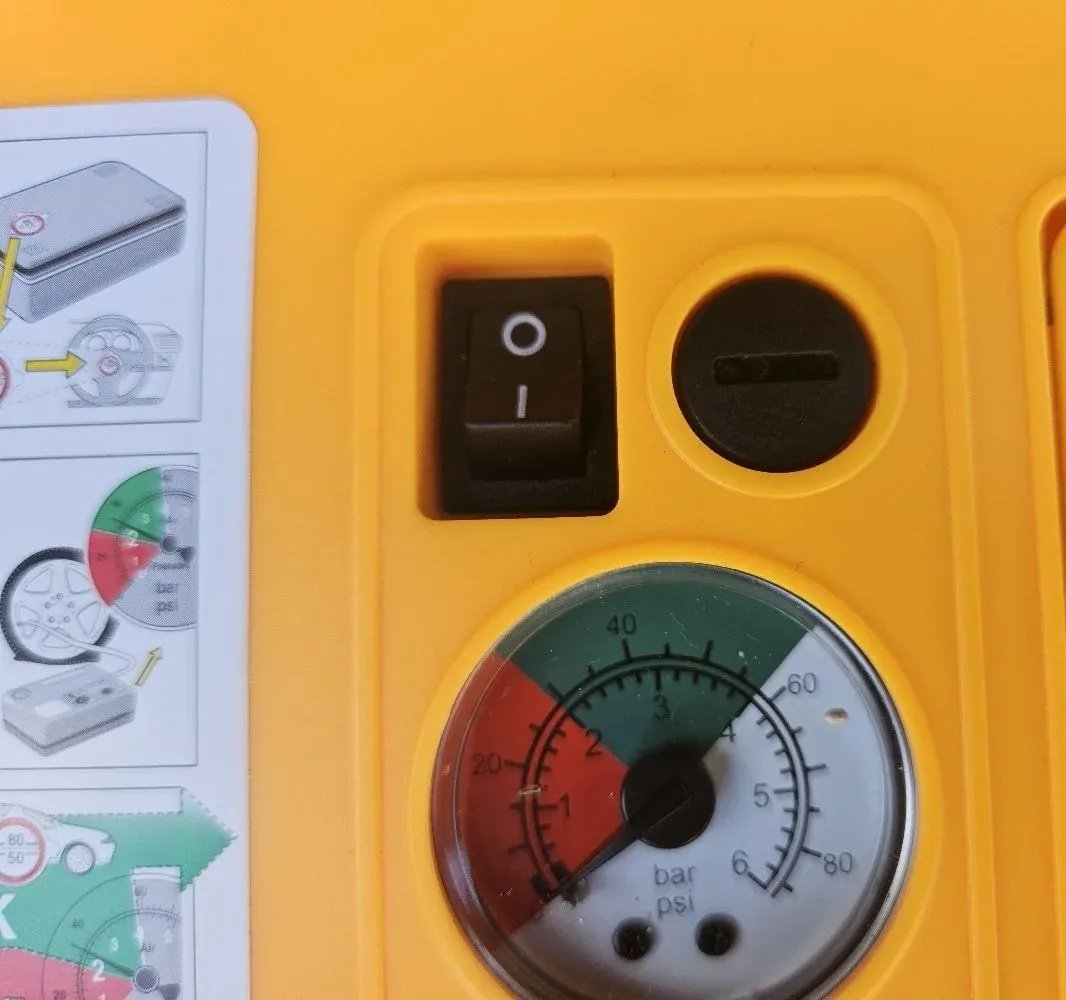 Air compressor for tyres
