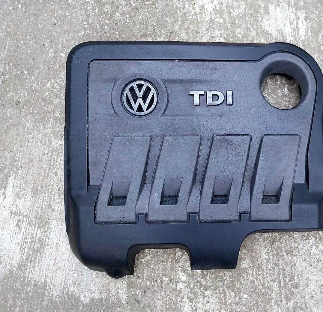Engine cover VW Golf 6 Passat B7 2.0 TDI 110 hp