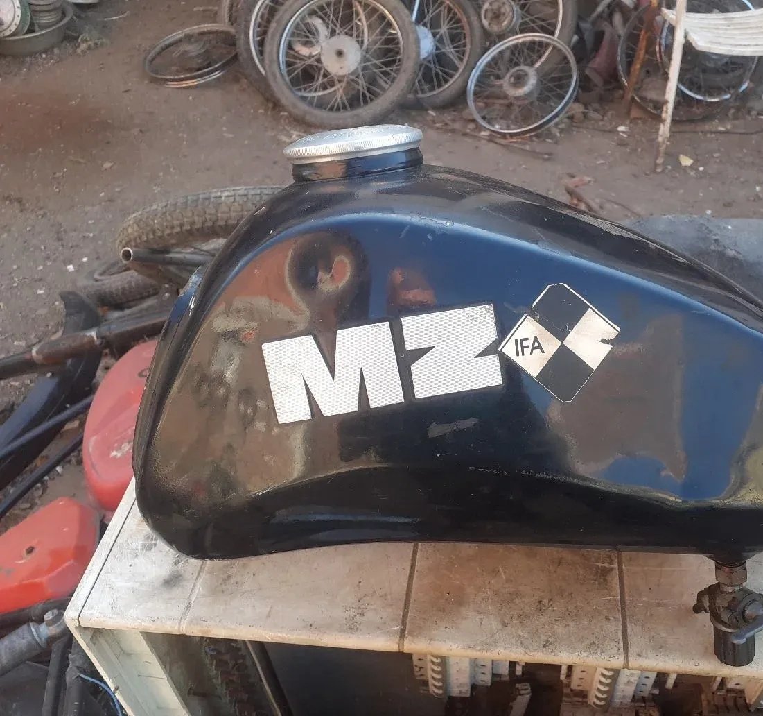 MZ 125/150 rezervoar