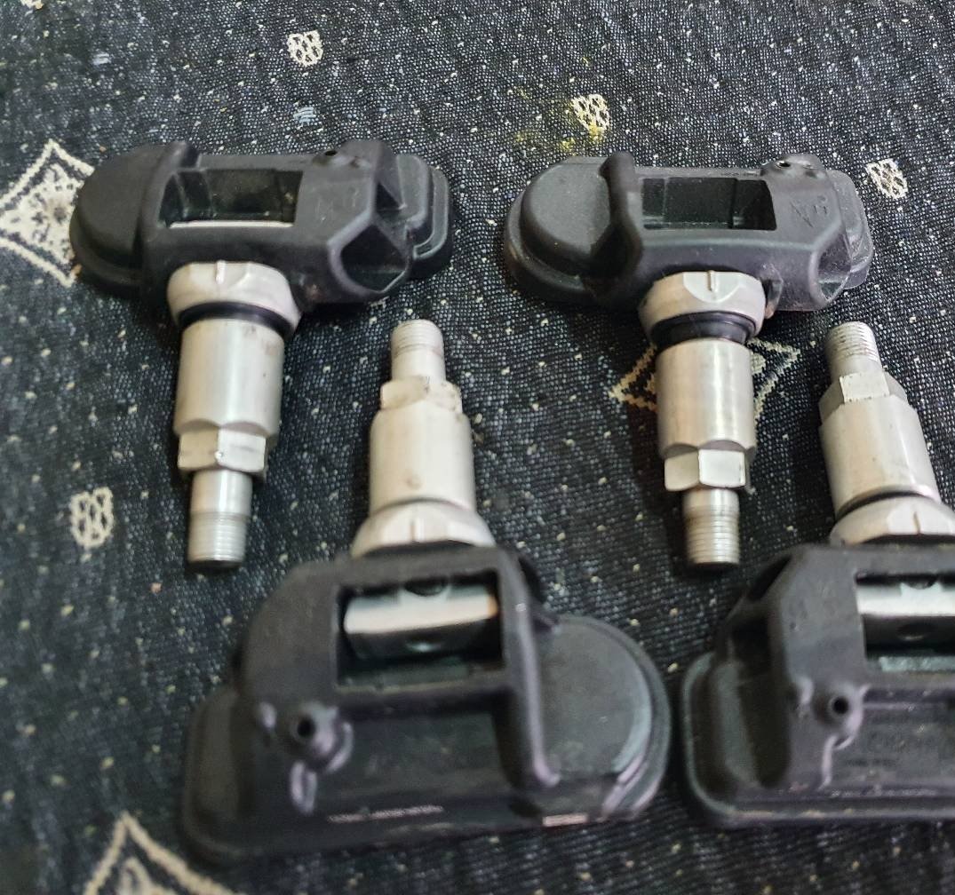 Датчики давления в шинах (TPMS) Mercedes, комплект из 4 шт. A0009050030