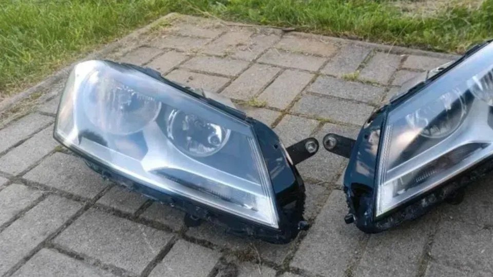 Front Headlights VW Passat B7 3AB941005 3AB941006