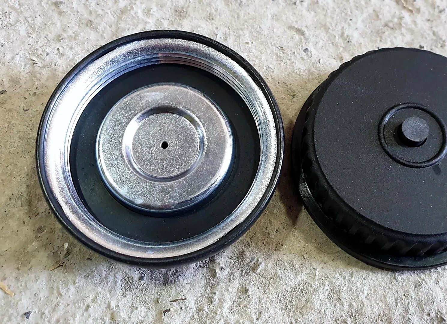 Poklopac rezervoara za Fiat