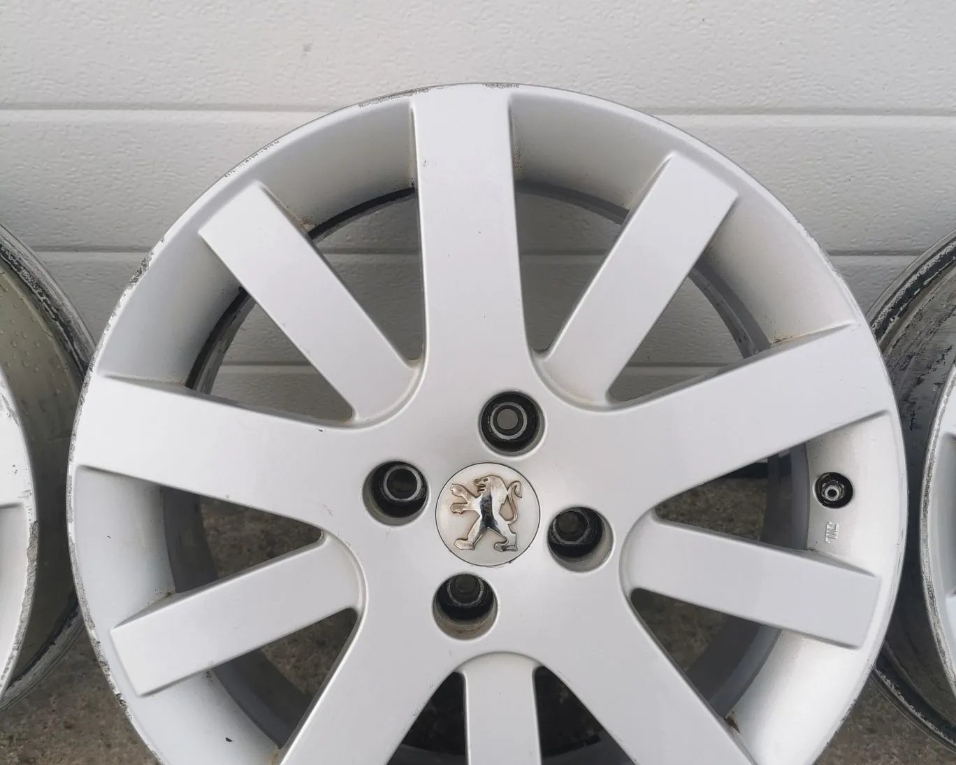 Peugeot 207 alloy wheel 4x108 R17 7J ET26 CB 65.1