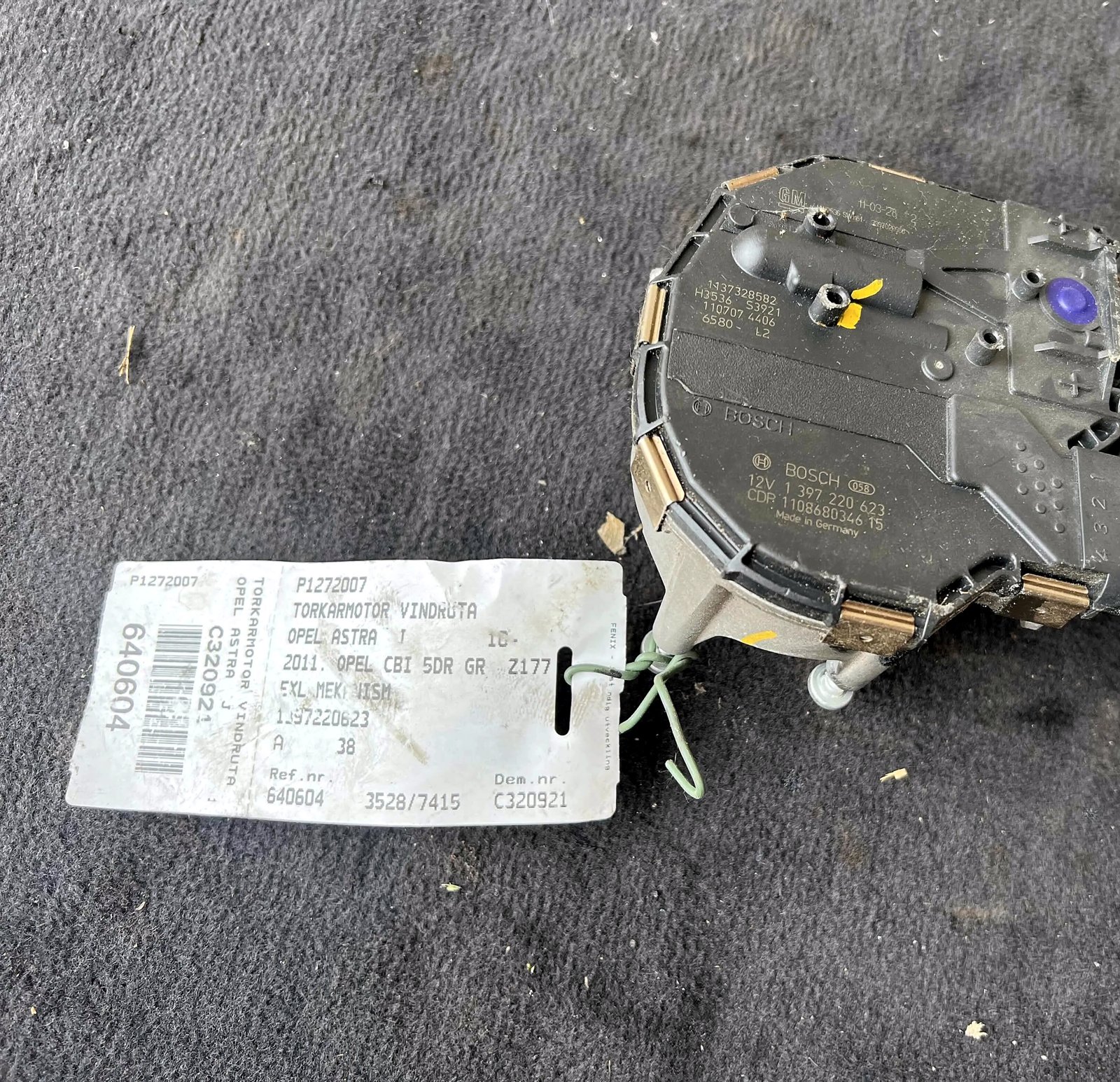 Opel Astra J Motorized Wiper