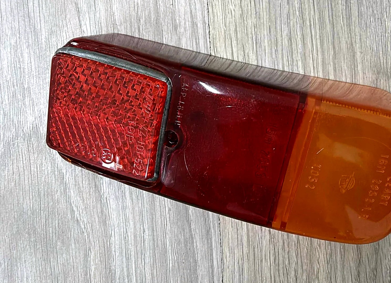 Plastic left tail light Fiat Fića