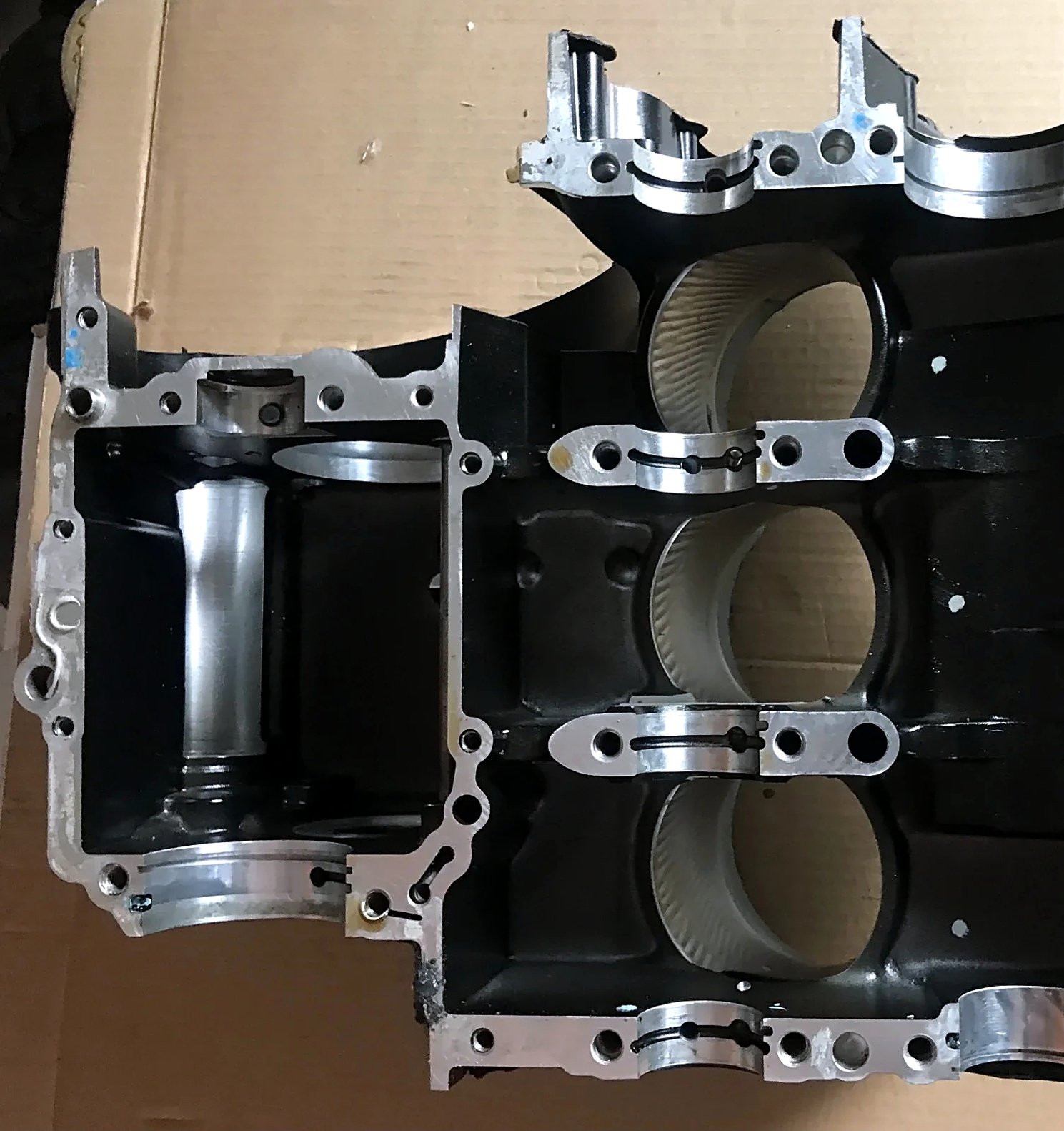 Engine block Triumph 675