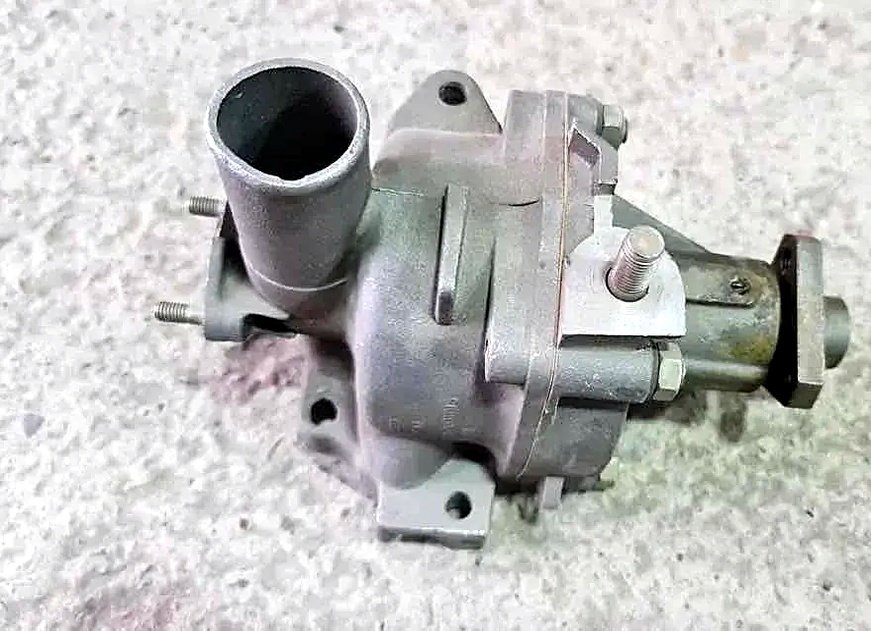 Complete water pump for car