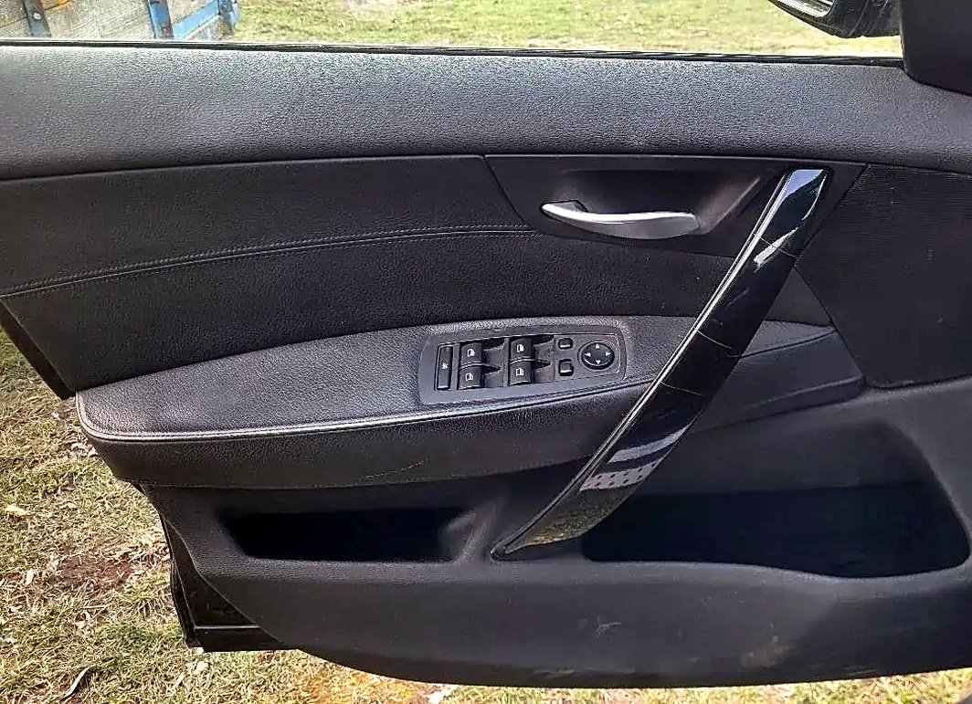 Tapacirung BMW X3 E83 kožni