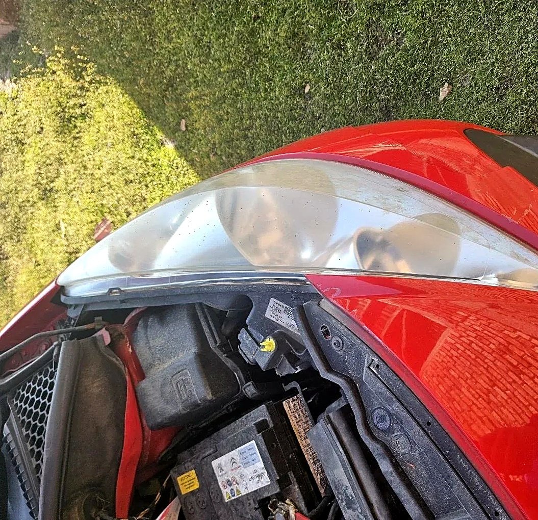 Far Peugeot 207