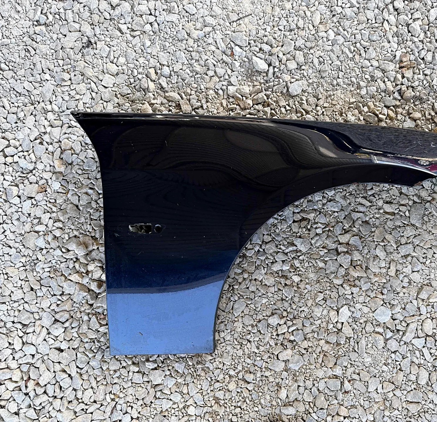 Prednji desni blatobran BMW E90 E91