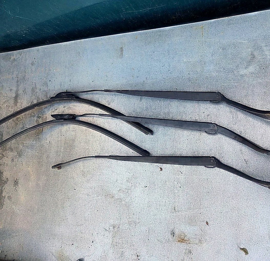 Front left wiper arm Renault Scenic