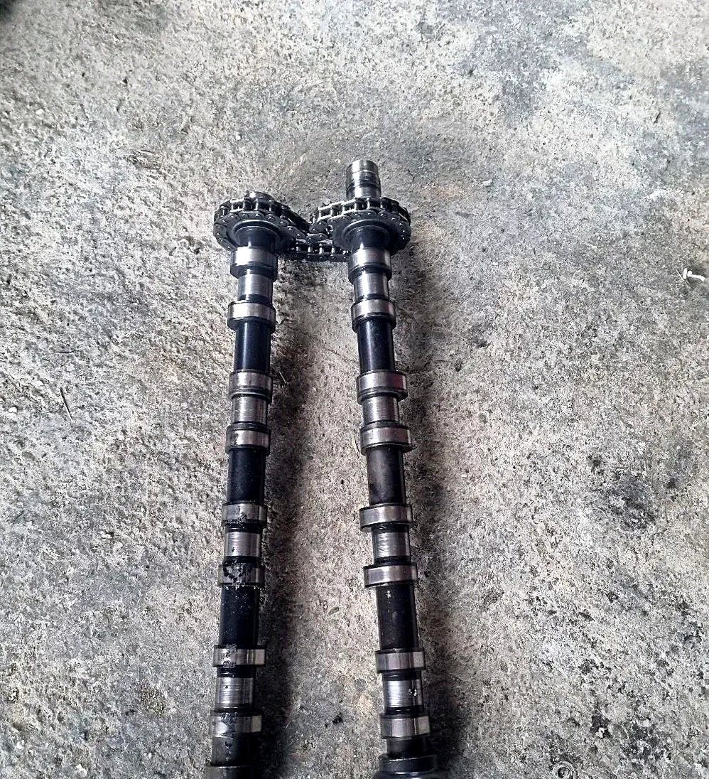 Camshafts with timing chain Citroen Peugeot 2.0 HDi 100kw 120kw
