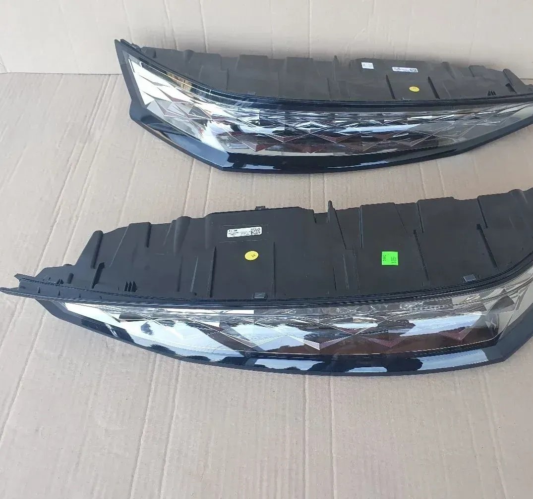 DS7 Rear lights