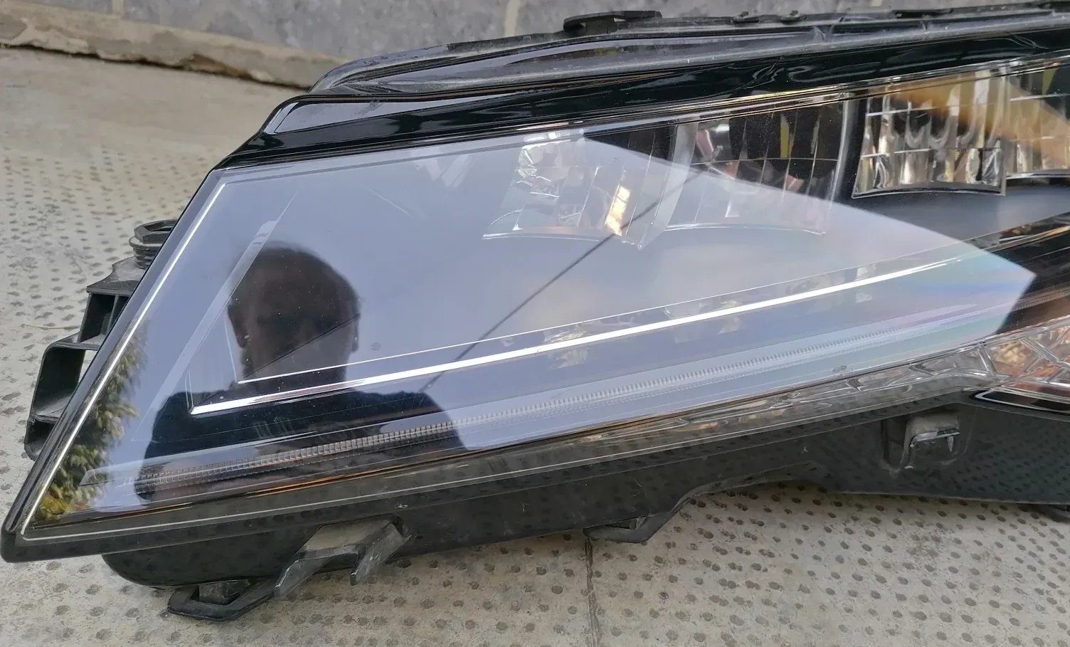 Front left LED headlight Škoda Superb III facelift