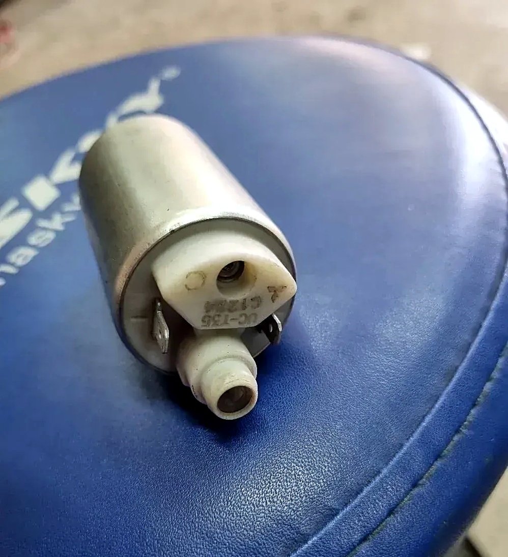 Suzuki pumpa u rezervoaru