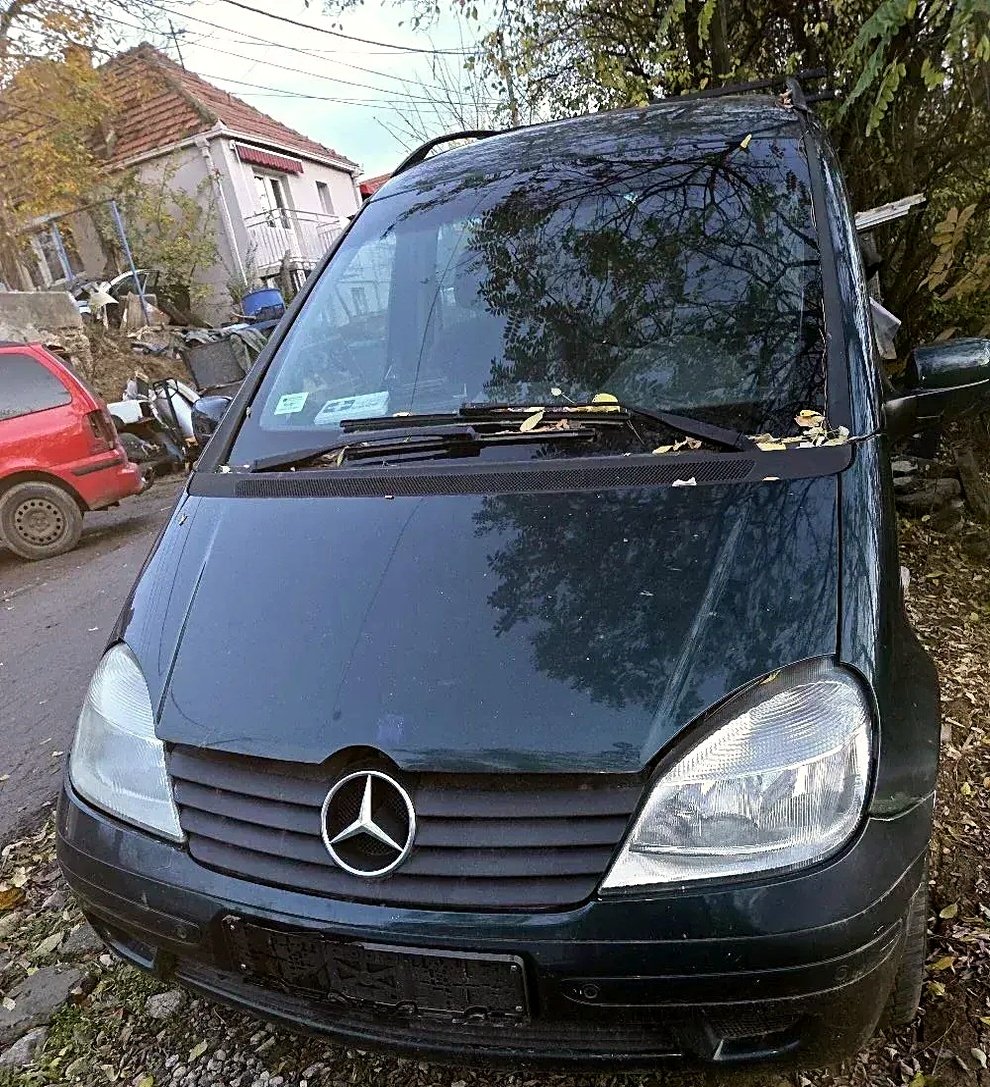 Mercedes Vaneo W168 1.7 CDI used parts: alternator, gearbox, seats, fuse box, fuel pump, headlights, door switches, window lifters and more