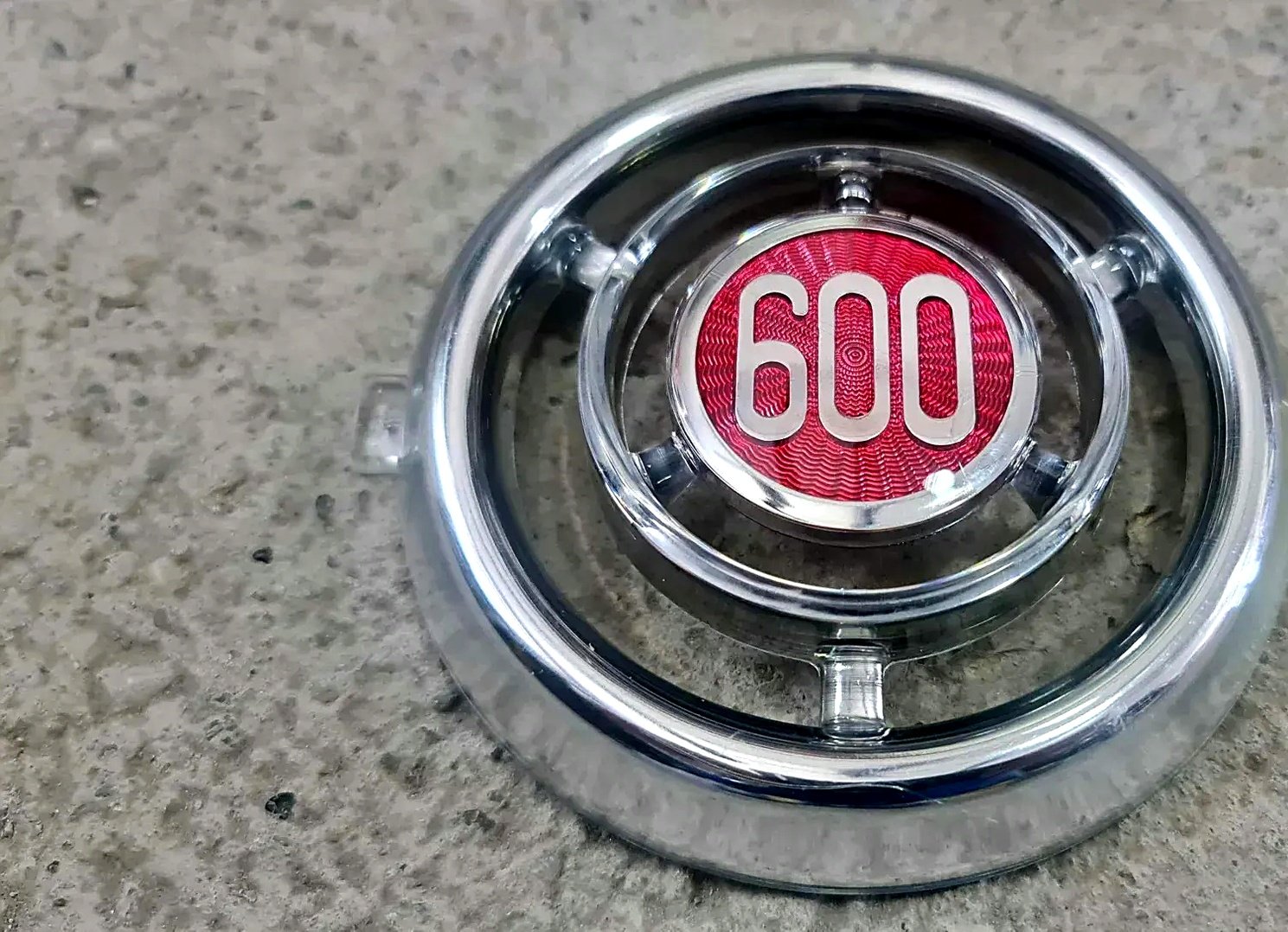 Plastični znakovi 750 i 600