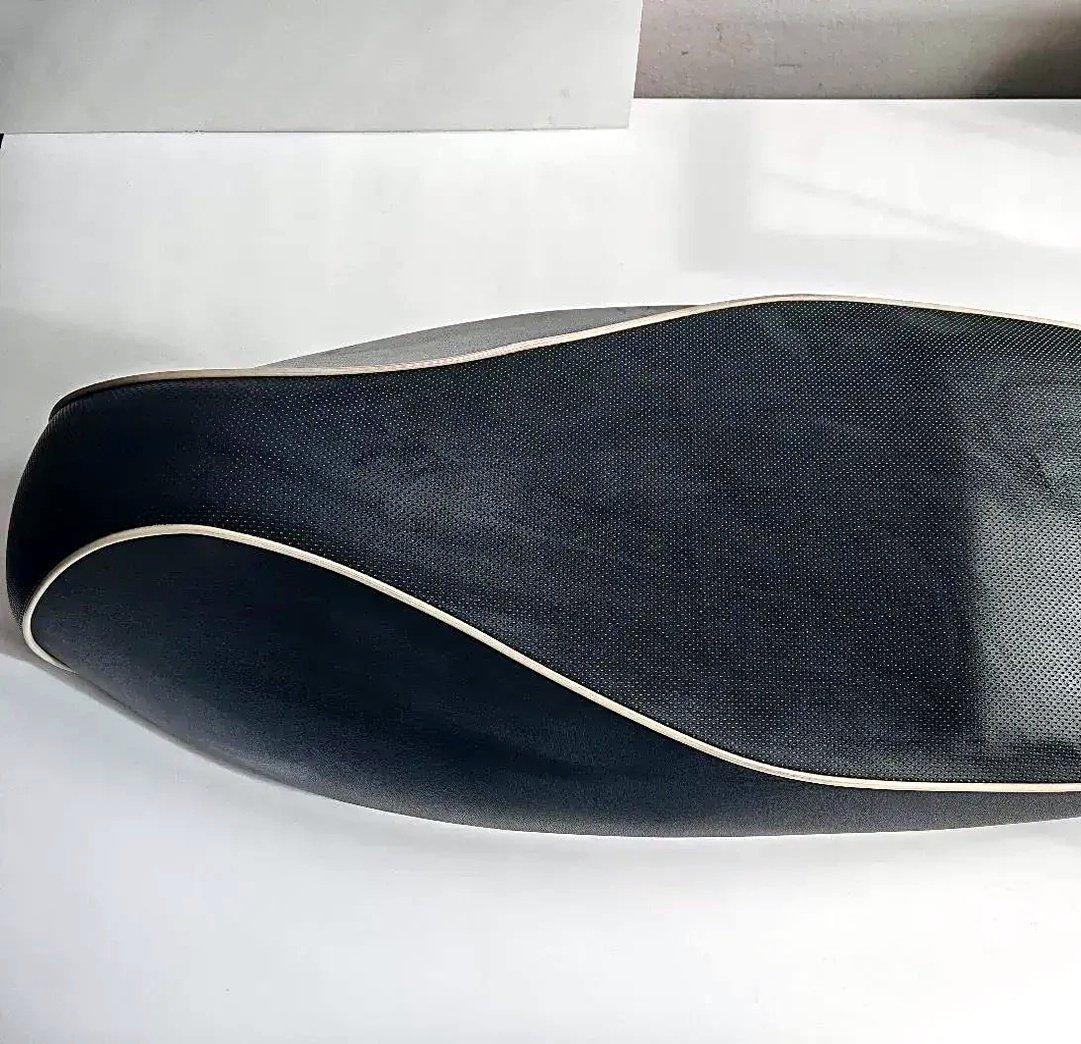 Vespa GTS original seats