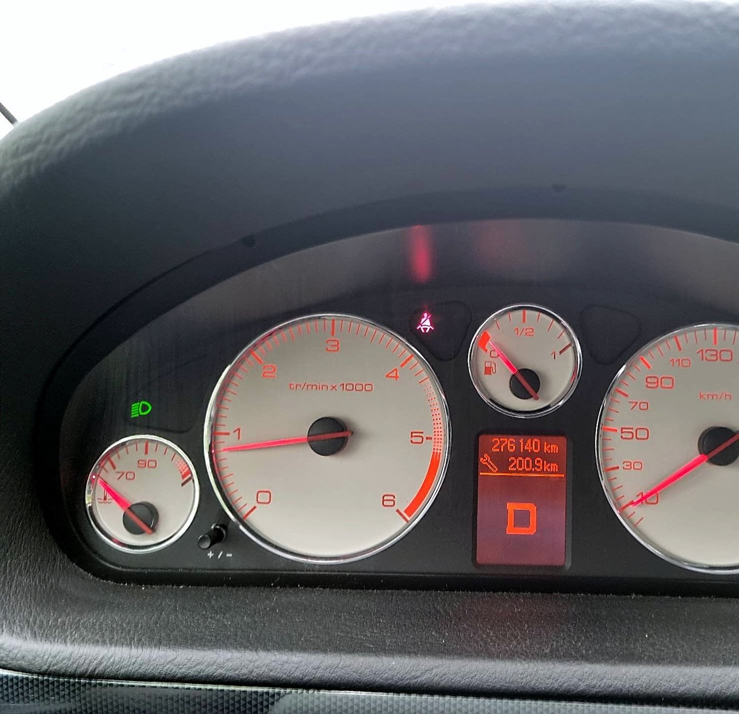 Peugeot 407 odometer display