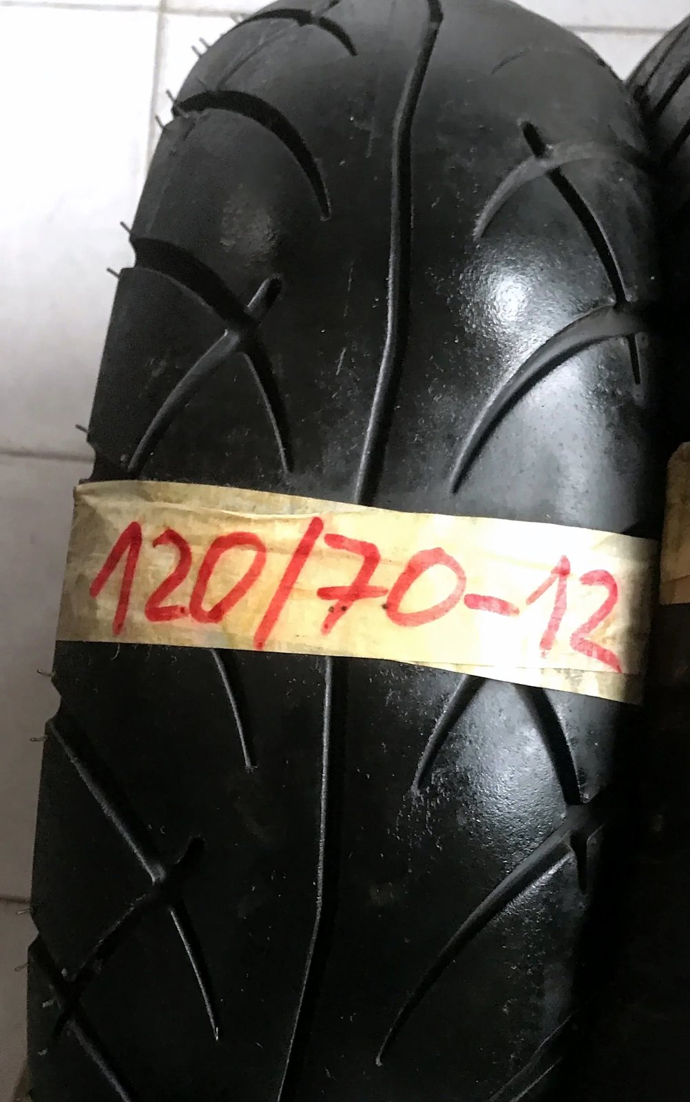 Kenda 120/70-12 polovna guma