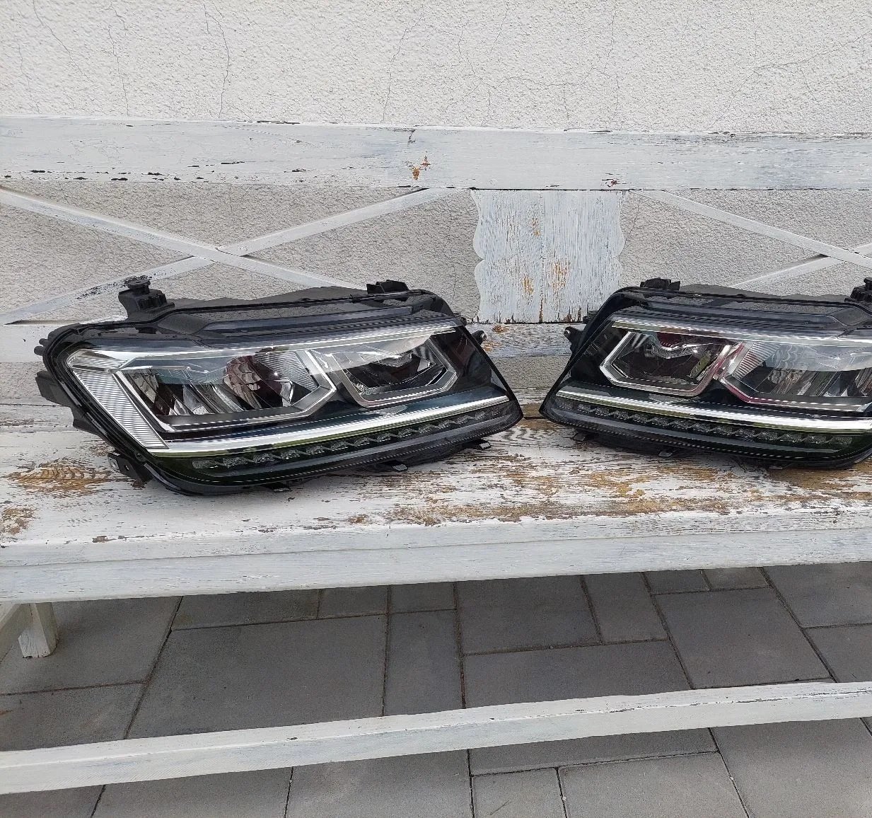 Front LED headlights VW Tiguan 5NB941035D 5NB941036D