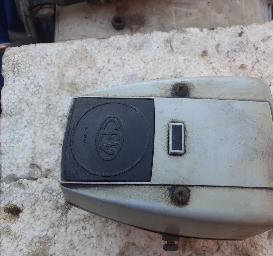 Headlight pipe