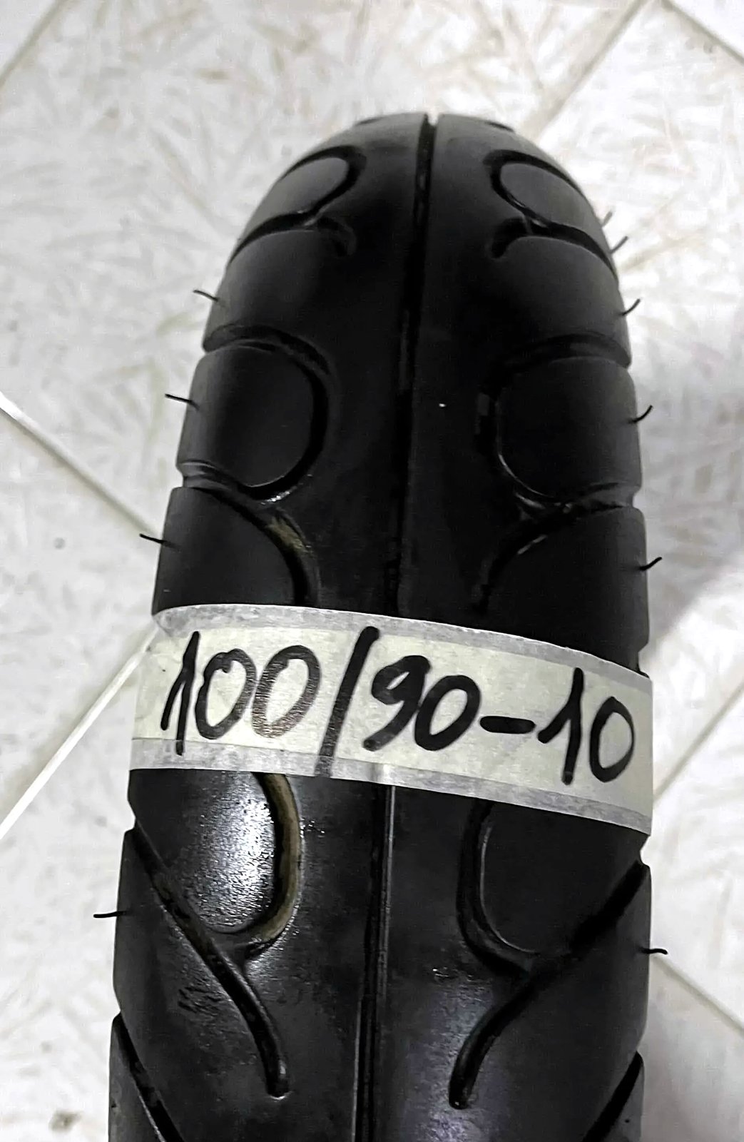 Dunlop 100/90-10 polovna moto guma