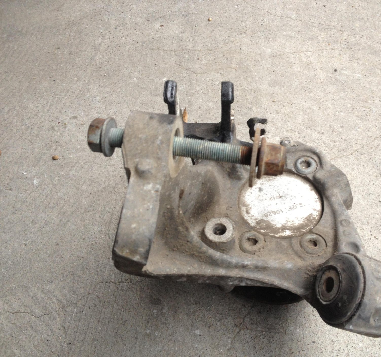 Zadnja leva glavcina sa lezajem Audi A6 4F
