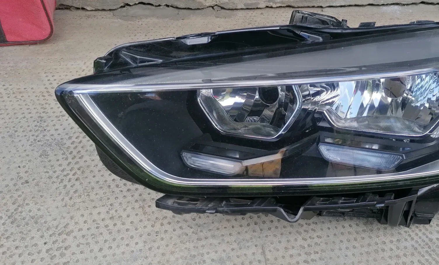 Front left headlight BMW F40