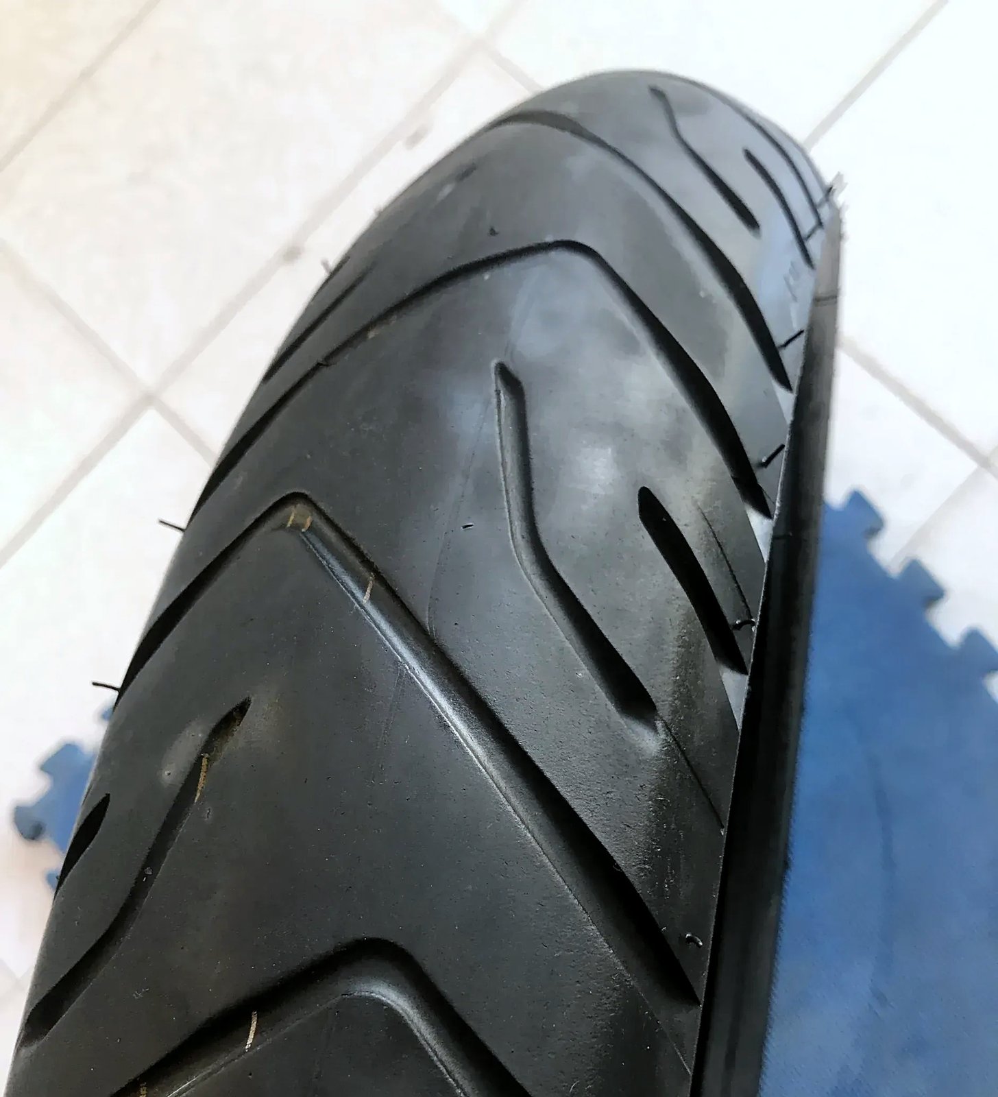 Bridgestone Battlax Adventure AV92 110/80-19 polovna guma