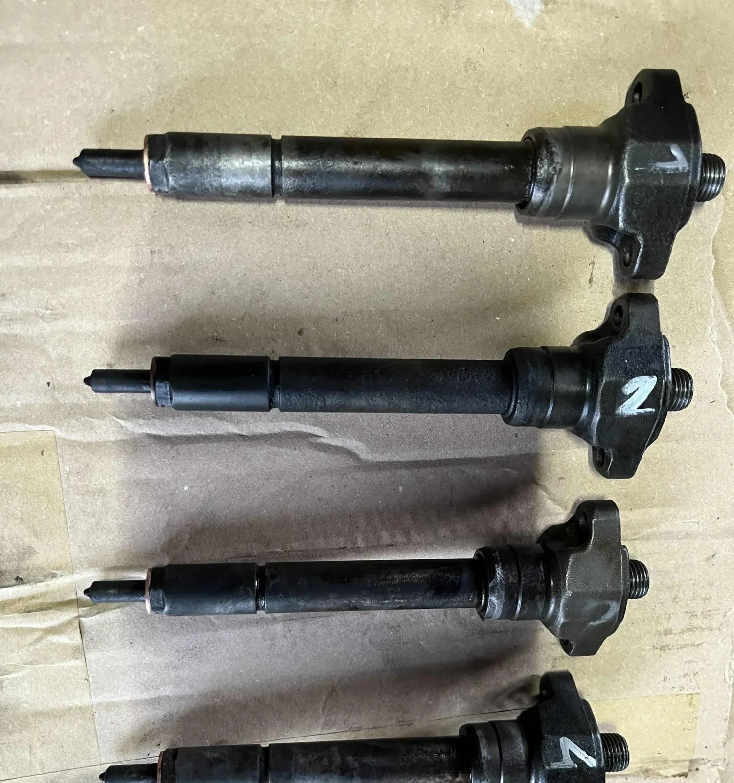 Injektori BMW E46 320d 100kW
