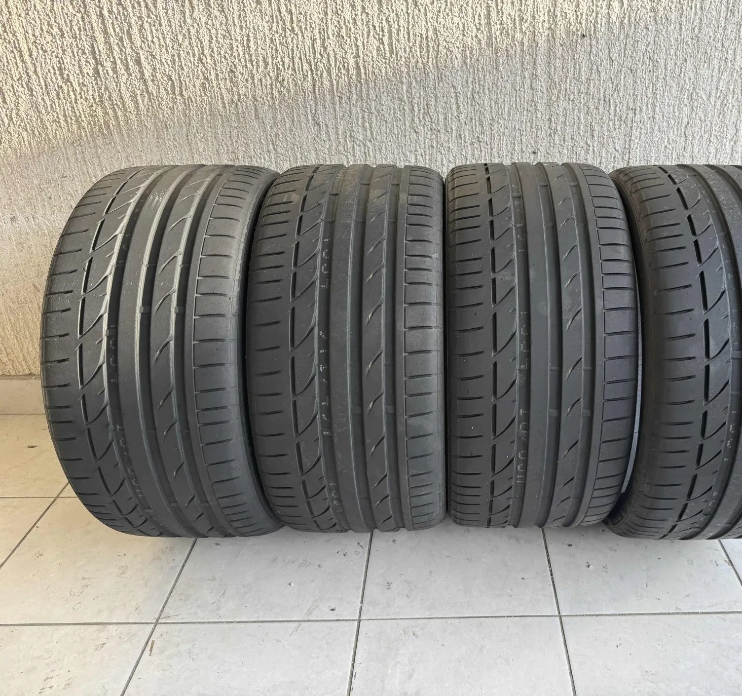 Bridgestone 275/30 R20