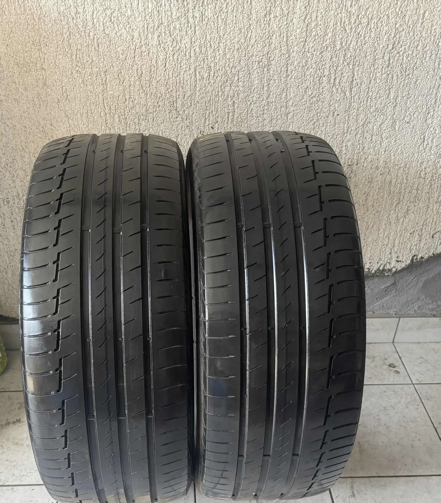 Continental 285/45 R22 summer tyres
